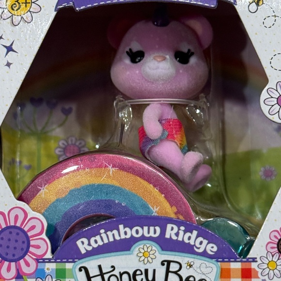 Honey Bee Acres Set of 5 Dollhouse Figurines Nico Haley Benji Ollie Lila New - Picture 7 of 12